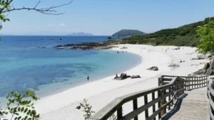 La playa de Area dos Cans en Isla de Ons: Cómo llegar, servicios y el tiempo.